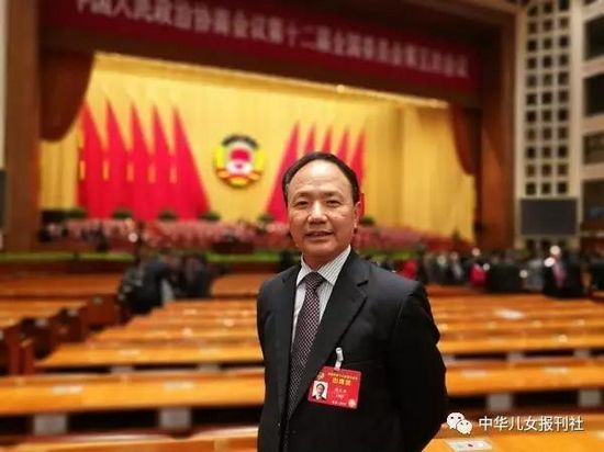 迎接党的十九大胜利召开 当代名家书周文彰诗词作品展将于8日举行(图1)