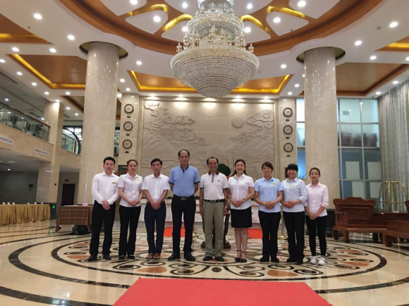 中国饭店协会副会长曾大文莅临指导东昇国际大酒店(图1)