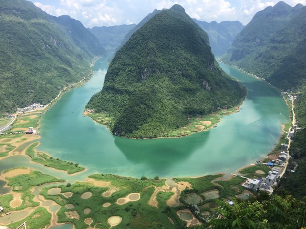 中国粤港澳大湾区企业家组团考察巴马世界国际旅游区、助力广西旅游复苏(图2)