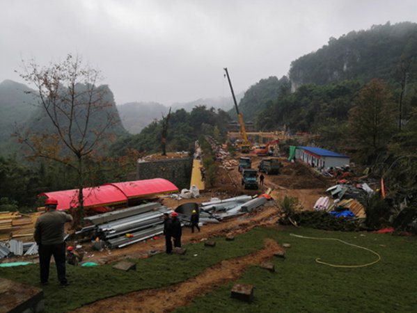 巴马国际旅游区东兰长乐宫旅游景区建设强力推进(图3)