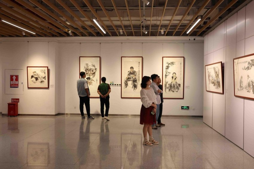 “东升紫韵 欲晓清风——吴冬声、喻哓伉俪画展”在深圳宝安开展(图5)