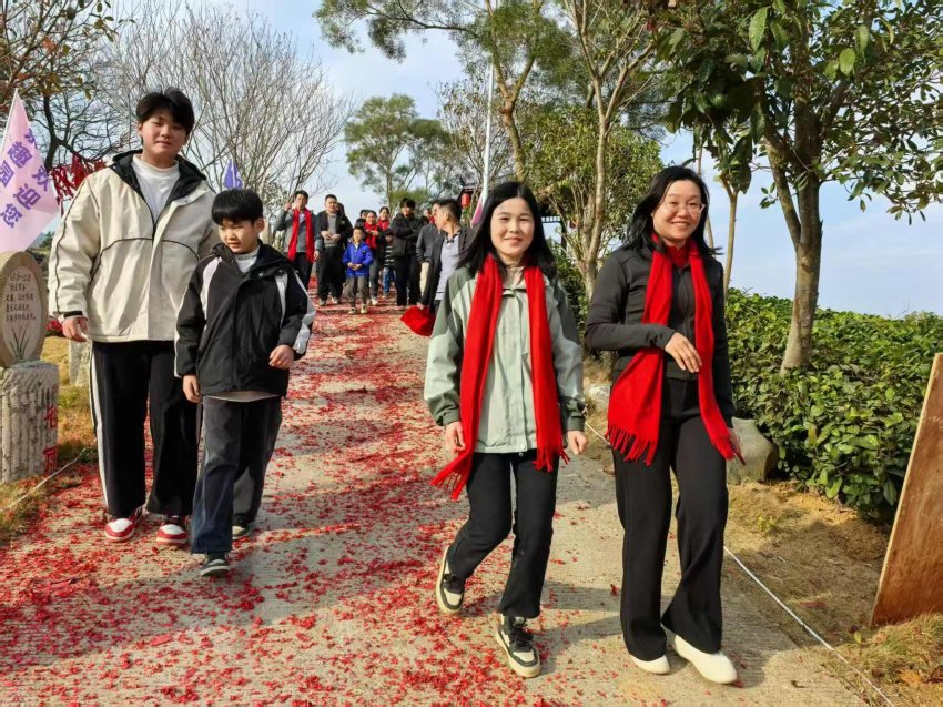 茶趣园景区尾牙宴年会活动精彩纷呈(图2)